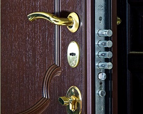 Замена замка на металлической двери Legran в Комсомольске-на-Амуре